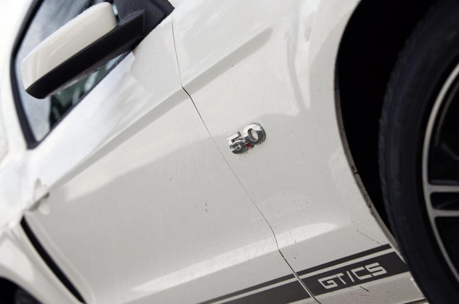  Ford Mustang GT 2013 года  (фото 29 из 58)
